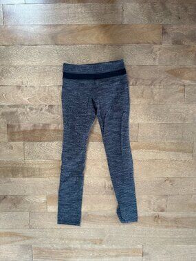 Lululemon Skinny Groove Pant in Diamond Dot Black/White